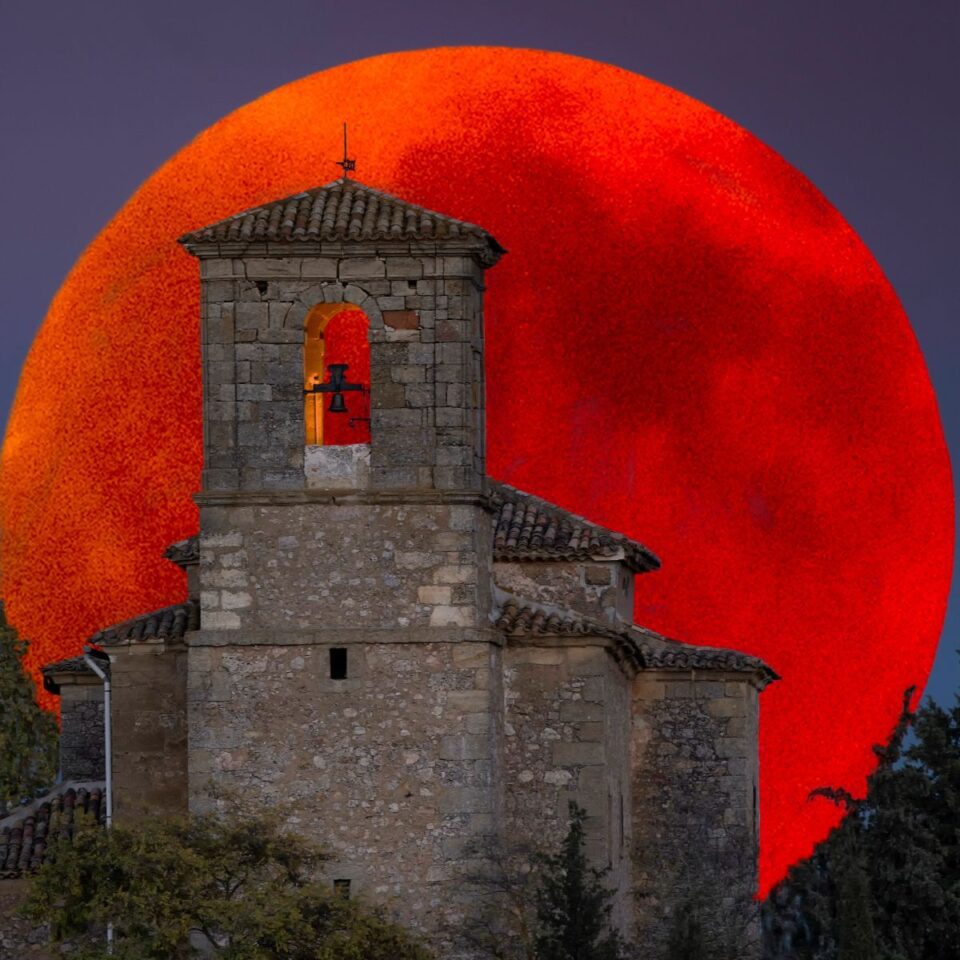 blood-moon-spiritual-meaning-insight-state